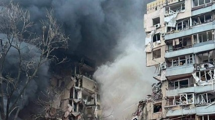 росія зруйнувала житловий будинок в українському місті