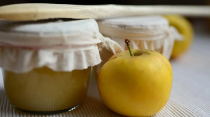 Яблочное пюре может быть вкусным и без подсластителя