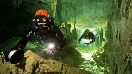 Археологи нашли крупнейший в мире подводный лабиринт с захоронениями майя 