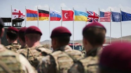 Порошенко подчеркнул важность участия ВСУ в учениях НАТО