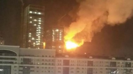 В Астане горел небоскреб, 120 человек эвакуировали