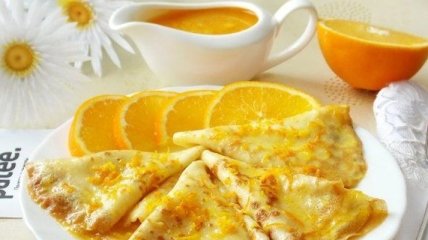 Рецепт дня: тонкие блинчики под апельсиновым соусом 