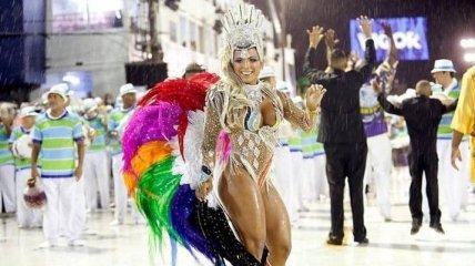 В Рио-де-Жанейро стартовал знаменитый карнавал (Фото)