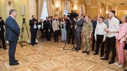 Порошенко пообщался с журналистами: фото