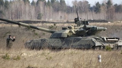 Украинский танк "Булат" впервые испытали под водой (Видео)