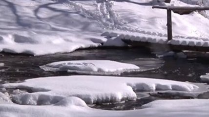 В Украине замерз один из самых известных водопадов (Видео)