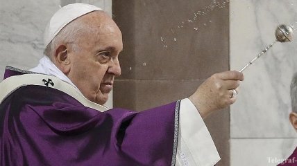 Папа Римский провел Пасхальное богослужение