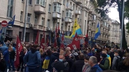 Акция "СтопРеванш": активисты отправились к дому Зеленского