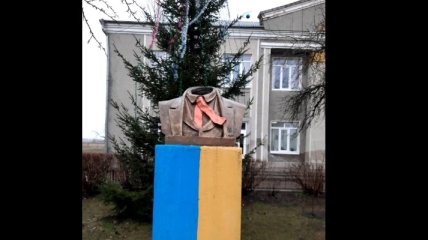 Под Ивано-Франковском вандалы обезглавили памятник Тарасу Шевченко (фото)