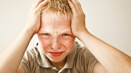 Школа может вызывать головные боли у детей