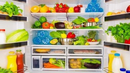 Какие здоровые продукты обязательно должны быть в холодильнике летом