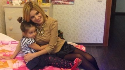 Ведущая шоу "Дом-2" Ксения Бородина показала дочь Марусю 