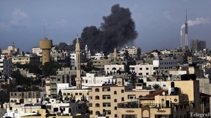 В понедельник утром Израиль возобновил авианалеты на сектор Газа