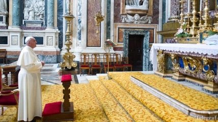 Папа Римский с грустью на сердце помолился за жертв напряжения в Украине 