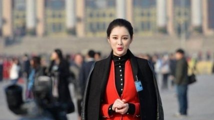 "Нестареющая богиня": телеведущая из Китая, которая не стареет уже 22 года (Фото)