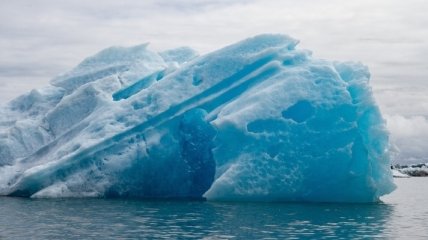 Начало конца: 150-километровый айсберг в Антарктиде начал "разваливаться" 
