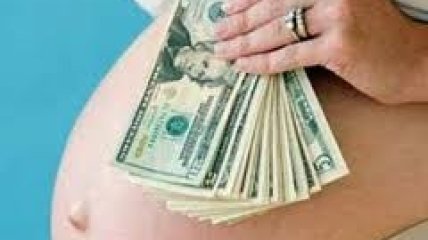 Рада приняла закон об увеличении пособия при рождении ребенка