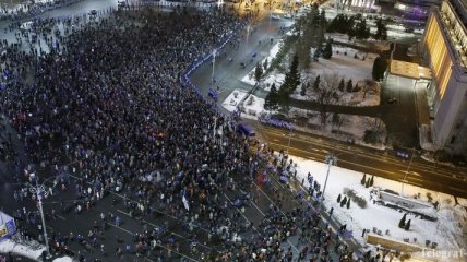 В центре Бухареста митингуют 50 тысяч человек