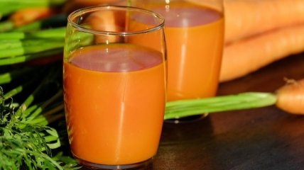 Врачи объяснили, почему женщинам нужно пить морковный сок