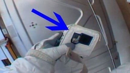 Астронавт NASA забыл SD-карту от камеры при выходе в открытый космос  