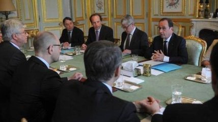 Яценюк договорился с Олландом провести инвестиционный саммит