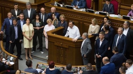 Соцопрос: 25,5% украинцев считают реальной оппозицией "Евросолидарность"
