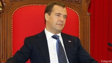 Медведев назвал случай со взрывом петарды отвратительным