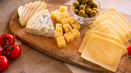 Как хранить сыр, чтобы он долго оставался вкусным: главные правила и маленькие хитрости