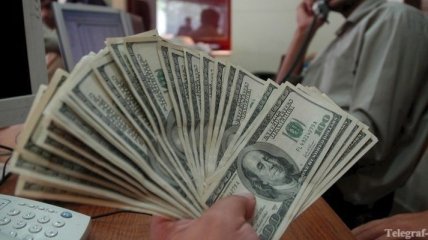 Эксперт рассказал, почему украинцы панически скупают валюту