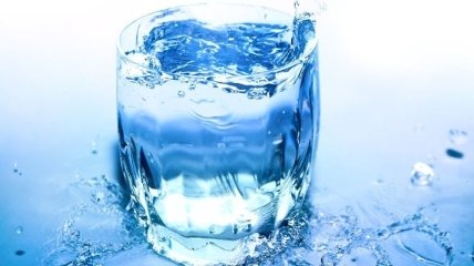 Американские специалисты рассказали, сколько нужно пить воды в сутки
