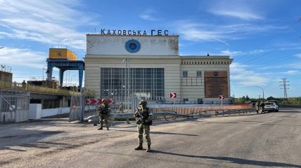 Россияне заминировали Каховскую ГЭС в апреле