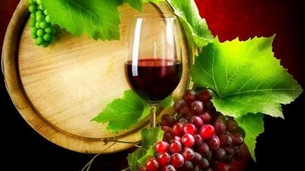Ученые: Течение болезни Альцгеймера замедлит красное вино