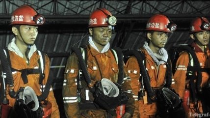 13 китайских горняков погибли, еще 7 блокированы в шахте