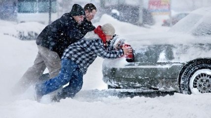 Автомобиль в снегу