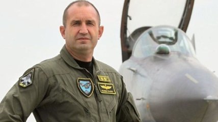 Президент Болгарии пилотировал французский истребитель