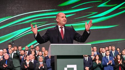 Партия Радева получила абсолютное большинство