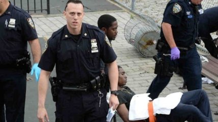 Стрельба на игровой площадке в Нью-Йорке: ранены шестеро подростков