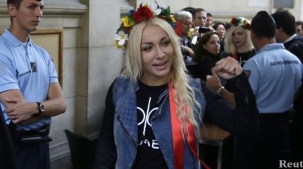 Суд над FEMEN в Париже перенесли на 2014 год