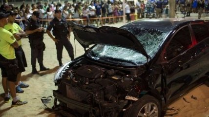 В Рио-де-Жанейро водитель совершил наезд на толпу: погиб младенец