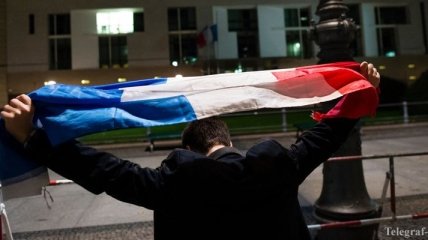 Французские СМИ назвали теракты в Париже войной