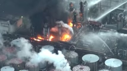В Японии произошел пожар на нефтеперерабатывающем заводе