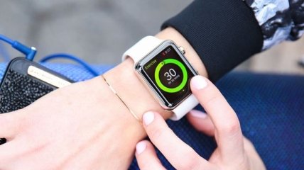Apple Watch второго поколения выйдут не раньше лета 2016 года