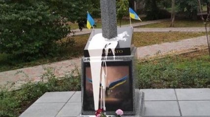 Полиция квалифицировала дело о попытке взорвать памятник Героям АТО