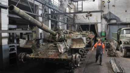 Суд отстранил директора Львовского бронетанкового завода от должности 