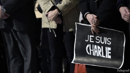В Москве задержали двух человек с плакатом Je suis Charlie
