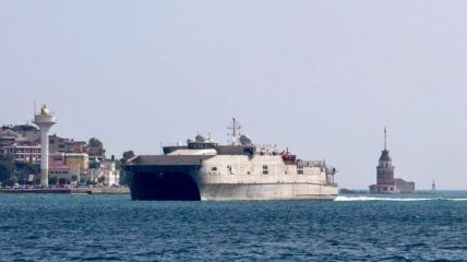 Судно США в Черном море спровоцировало "бурю" в РосСМИ