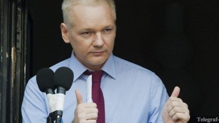 Основатель Wikileaks призвал Обаму прекратить "охоту на ведьм"