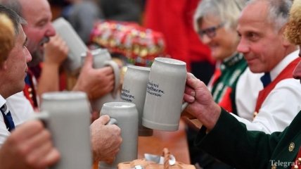 "Октоберфест 2019": Германия продолжает гулянья на фестивале пива (Фото, Видео)