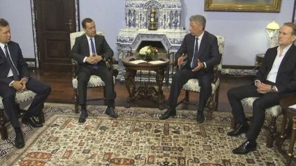 Бойко и Медведчук в РФ встретились с Медведевым и главой "Газпрома"