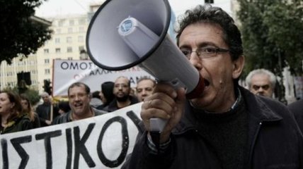 В Греции идут забастовки госслужащих